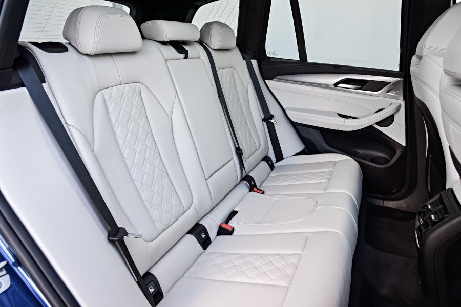 Интерьер BMW X3 M40i (G01) 2017 года  (WW) (фото 166 из 184)